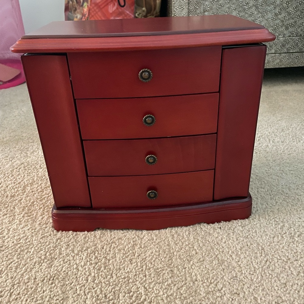 Mele & Co. Jewelry box